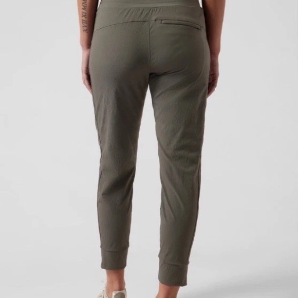 Athleta Trekkie North Jogger Pant Women Bali Green Ripstop Stretch Pocket Hike 8 - Picture 3 of 9